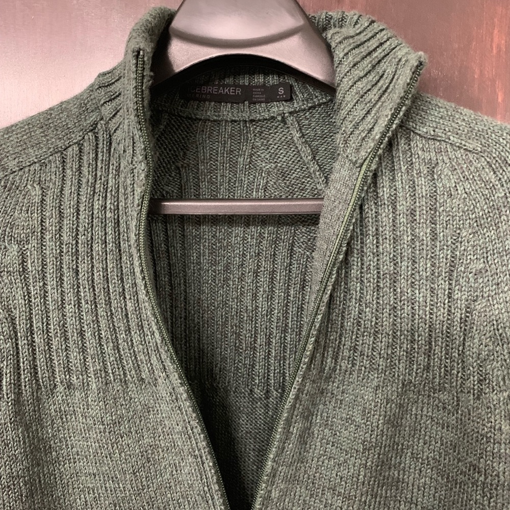 Icebreaker Spire cardigan sweater, men’s small